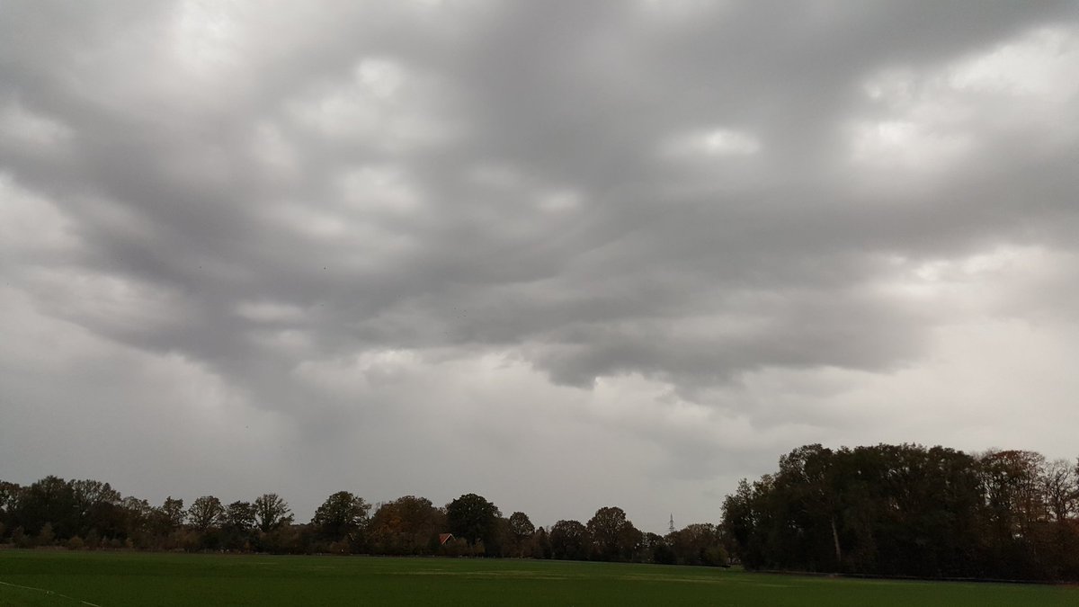 ALageschaar's tweet photo. Mooie #structuren in de #wolken met een bak #regen als gevolg #deurningen @TwenteChasers @Art_of_thunders @70_carina @Jetty1106 @StormchaserNL @BarryStemerdink @tonnymorsink @tddebrabander https://t.co/Ybj8OqJ8Ar
