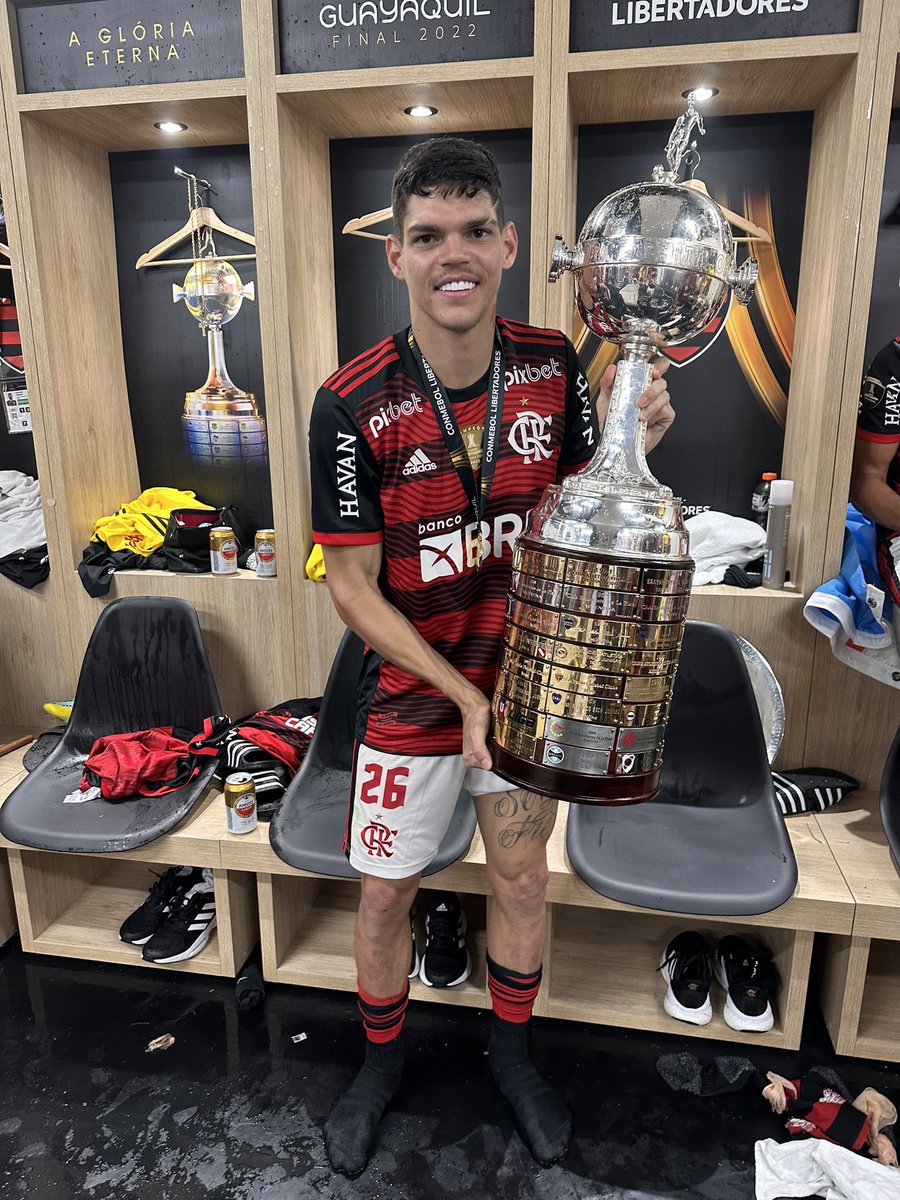 flatesigo's tweet photo. O Flamengo fará uma proposta para contar em definitivo com o lateral-esquerdo Ayrton Lucas.

Clube elabora aquisição do atleta por 4 anos, e a compra seria de forma parcelada! Valor da negociação gira na casa dos 6 milhões de euros (R$ 30,2 milhões). https://t.co/tA98p75owC