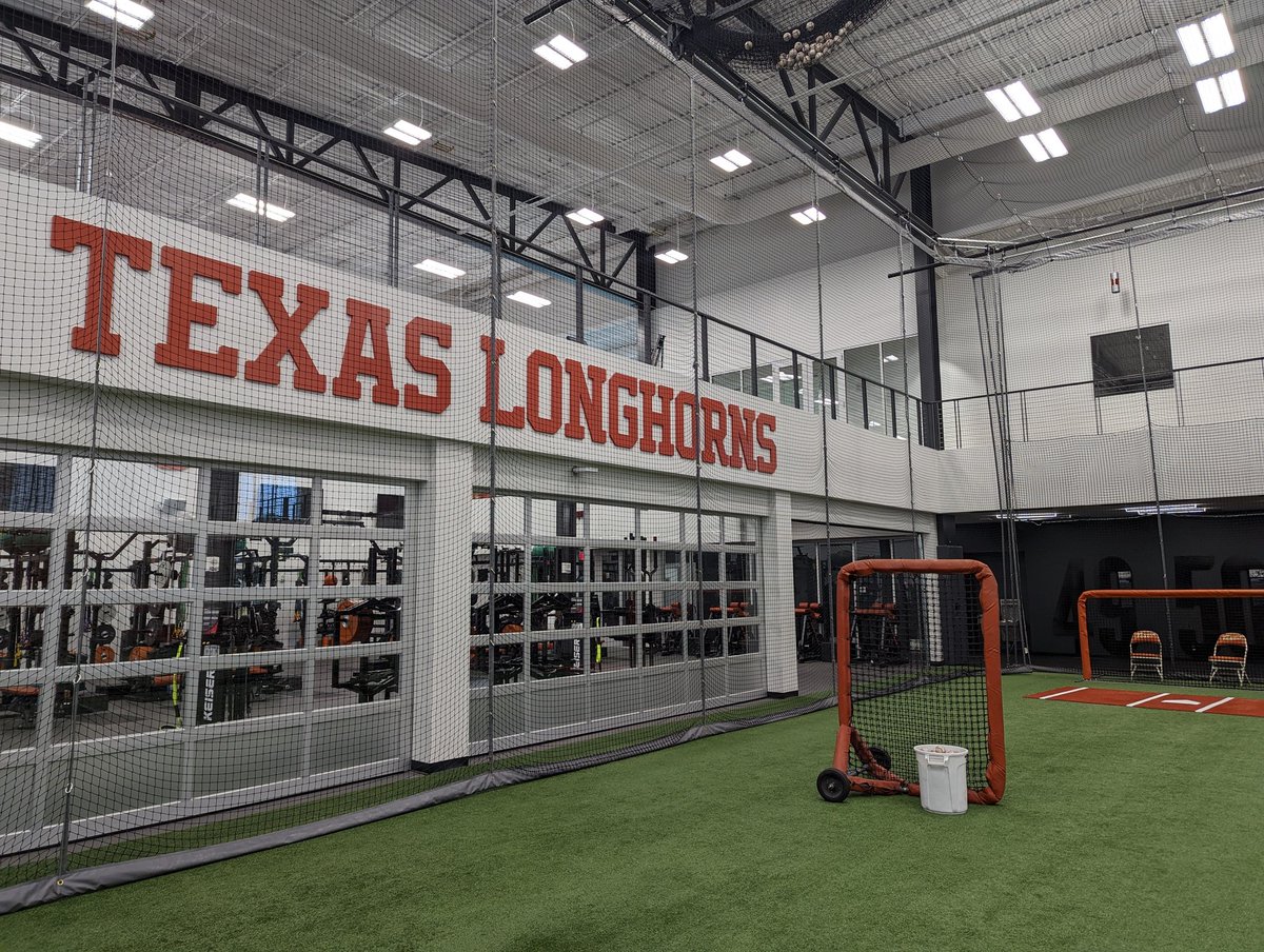 WillMinor09's tweet photo. Beautiful day @TexasBaseball ⚾ Stadium 🏟️ &amp; Indoor Practice #Facilities!!!

 Checking out 👀 some of our #NettingPros netting, wall padding, &amp; bp screens.

✔️ #Backstop
✔️ #BattingCages
✔️ #PitchingLab
✔️ High Impact #BPScreens
✔️ Indoor #WallPadding https://t.co/DINKBPTW8t