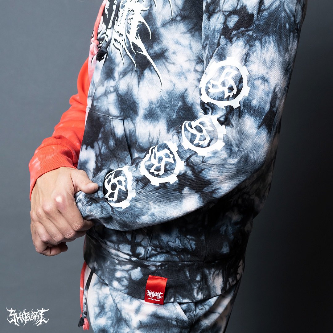 jinjerofficial's tweet photo. TODAY IS THE LAST DAY TO GRAB THE SHIBORI THREADS X JINJER LIMITED EDITION MERCH!
Get yours here https://t.co/49uBbB7sNj !
#jinjer #shiborithreads https://t.co/vMver6hHZK