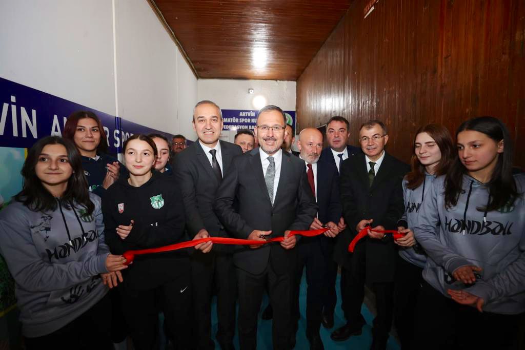 kasapoglu's tweet photo. Bugün günlerden Artvin!💙💚

📌Artvin Valiliği
📌Artvin AK Parti İl Başkanlığı
📌Artvin Amatör Spor Kulüpleri Federasyonu Başkanlığı
📌Artvin Gençlik Merkezi • Antrenörler Buluşması https://t.co/X1h60osDOC