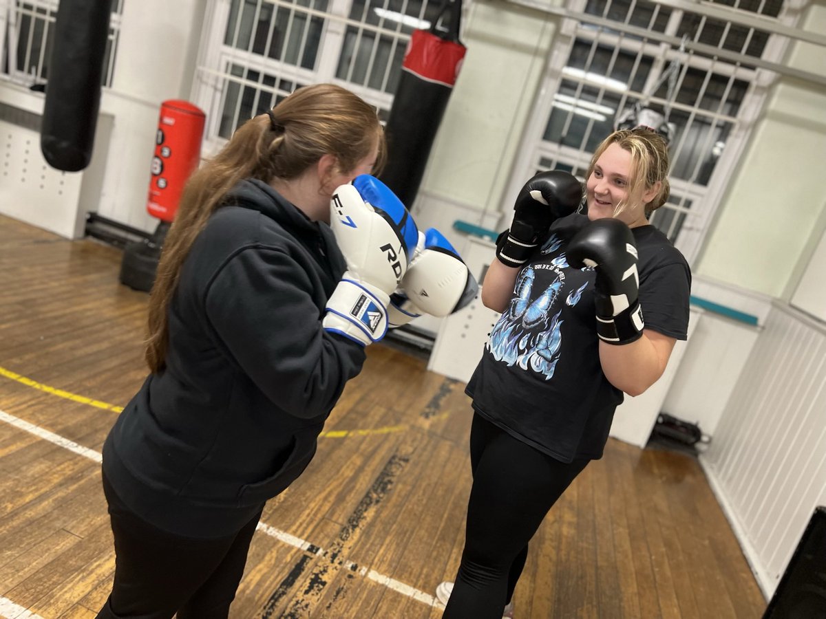 What’s brilliant turn out for out 12-18yr old class last night 😍🥊

Getting better and better each session! 

#futurechampions #newburyboxing #boxing