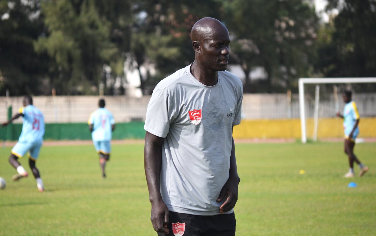 us_ouakam's tweet photo. TRAINING DAY  | ⚪️🔴 #TeamUSO
Les Requins ont effectué leur séance du jour au Stade Iba Mar Diop où ils recevront l'Ajel de Rufisque ce samedi dans le cadre de la 4e journée de #Ligue2Sn. https://t.co/AxhGpfkuWN