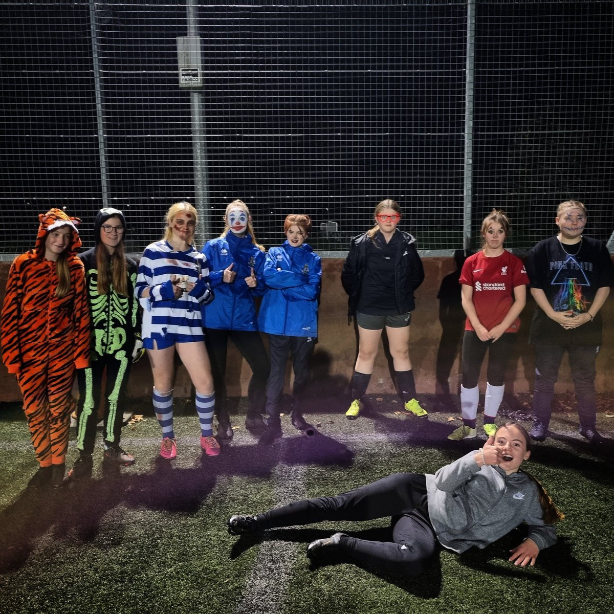 GreatDriffAFC's tweet photo. Teenage girls are scary at the best of times but our u15 girls went a step further with a halloween themed training session tonight.
Always great to have fun in football!
#greatdriffafc #thisgirlcan #girlsfootball #football #soccer #grassrootsfootball #thisgirlcanplay https://t.co/hjPdTQXxBg