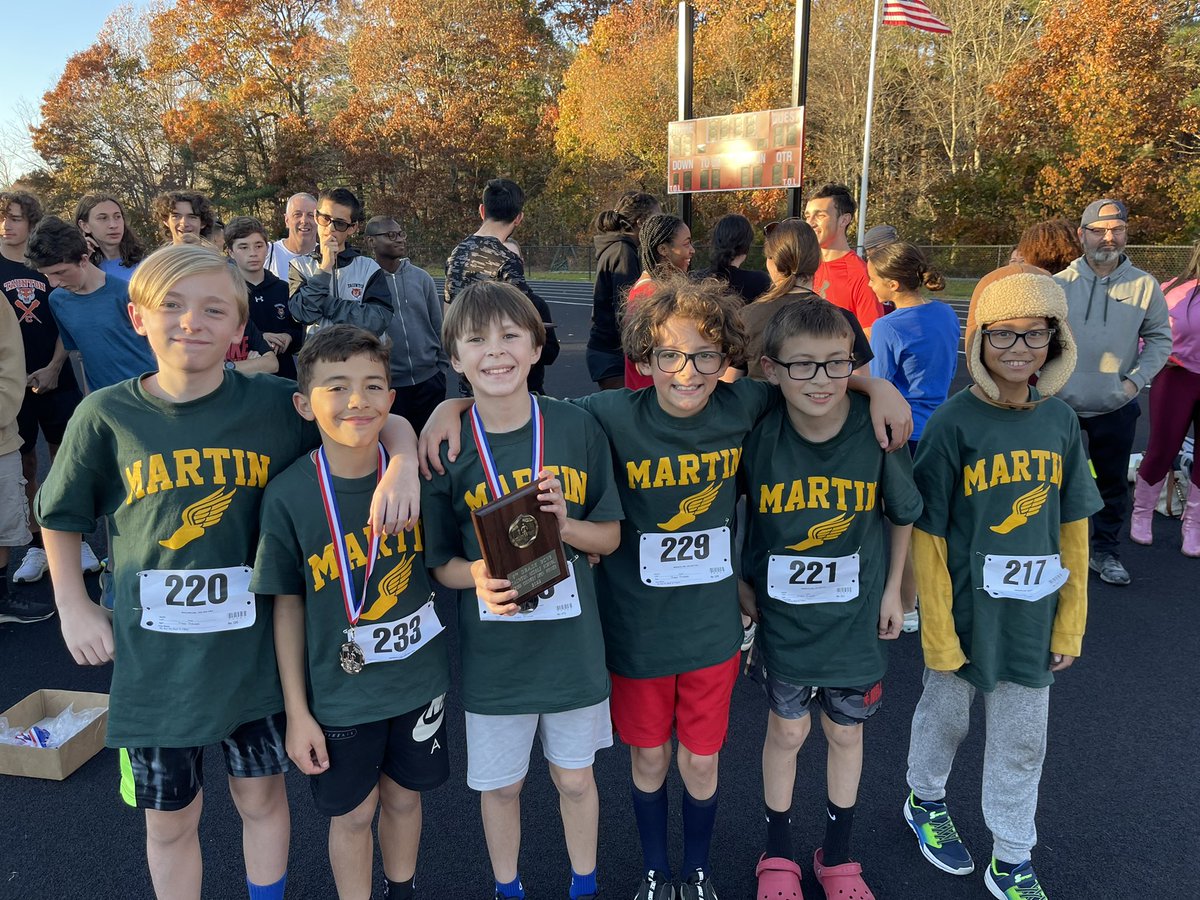Pereira_Martin_'s tweet photo. Go Woodchucks!!!! All-city wins in every grade!! 5th grade girls, 6th grade boys and 7th grade boys!!!! Great squad and great coaches! Way to go Woodchucks! ππ #martinpride #woodchucknation @Taunton_Schools https://t.co/TeqQHPiSXn