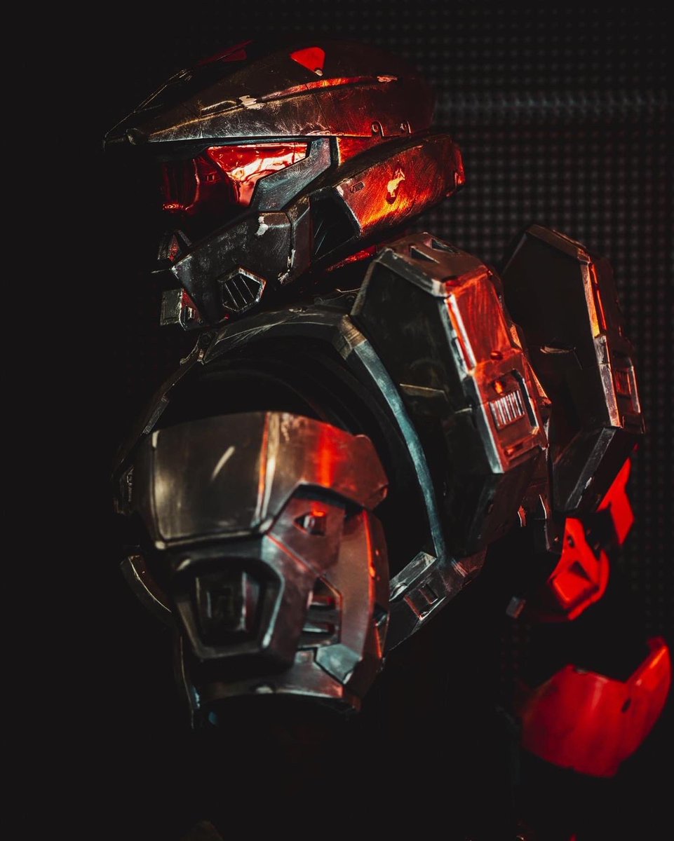 LockedProps tweet media