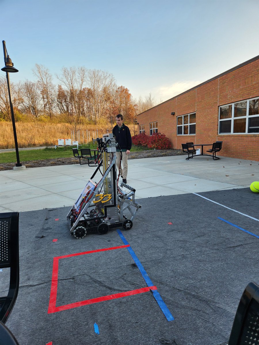 Killer Bees FRC 33 (@frc33) on Twitter photo It's a 🐝-tiful day to practice and prep for the <a href="/OaklandSchools/">Oakland Schools</a> OCCRA tournament! #omgrobots It's a 🐝-tiful day to practice and prep for the <a href="/OaklandSchools/">Oakland Schools</a> OCCRA tournament! #omgrobots