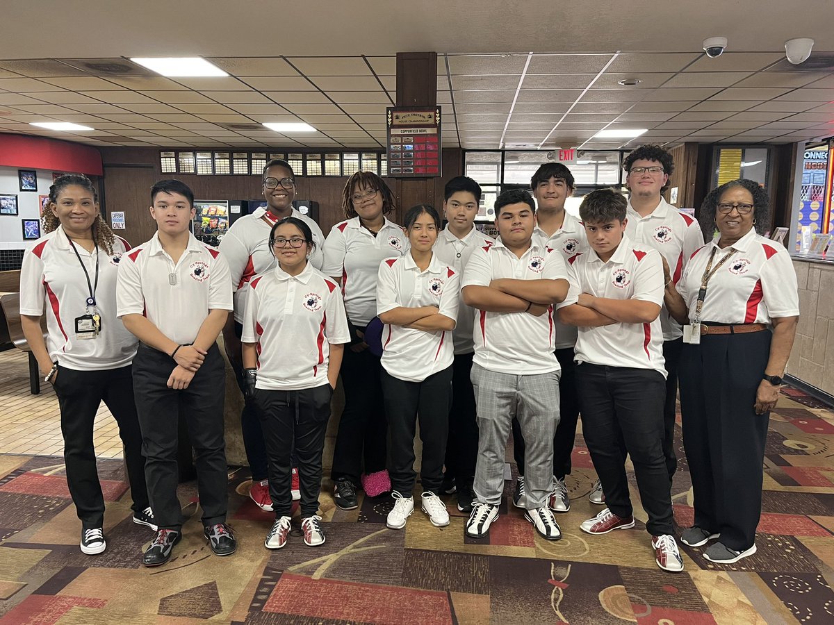 CSHSBowling's tweet image. We’re ready to get ball rolling! Go Panther bowlers!! 🎳@Springs_Sports