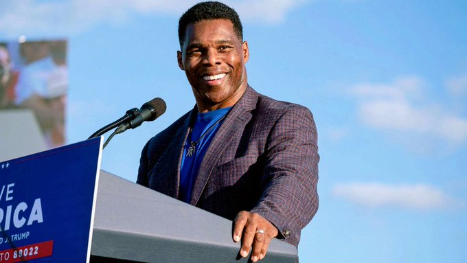 𝐍𝐄𝐖 𝐏𝐎𝐋𝐋: Herschel Walker holds 𝟱 𝗣𝗢𝗜𝗡𝗧 lead over Raphael Warnock in Georgia Senate Race Herschel Walker (R) 49% (+5) Raphael Warnock (D-inc) 44% ⦿ Walker (R) Internal by Moore Info Group ⦿ 800 LV | 10/29-11/02 | MoE ±3.1% Source: @erikjiverson