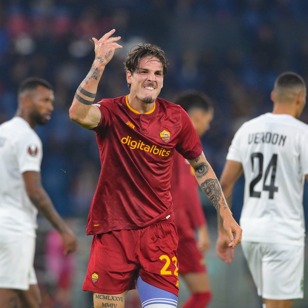 OfficialASRoma's tweet photo. 💪😡 Daje Roma https://t.co/lbyu7z2NpU
