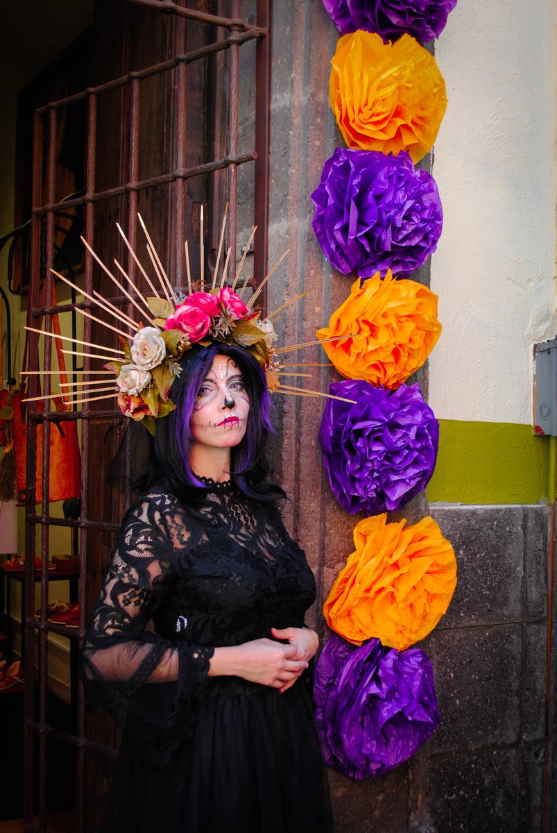 luka_mun's tweet photo. "Recuรฉrdame hoy me tengo que ir mi amor
Recuรฉrdame, no llores por favor..." ๐๐ผ
#DiadeMuertos2022 #DiaDeMuertos #catrina #catrinamakeup #CatrinaMakeUpChallenge https://t.co/wnEJH5NWaM