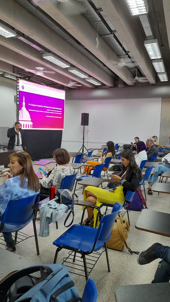 FCPolitUNR's tweet photo. A minutos de despedir esta extraordinaria edición del #ConDemocracia
¡No te lo podes perder! Hoy lo damos todo 🎉🎉💃💃

@CongDemocracia https://t.co/xOd8URF9HA