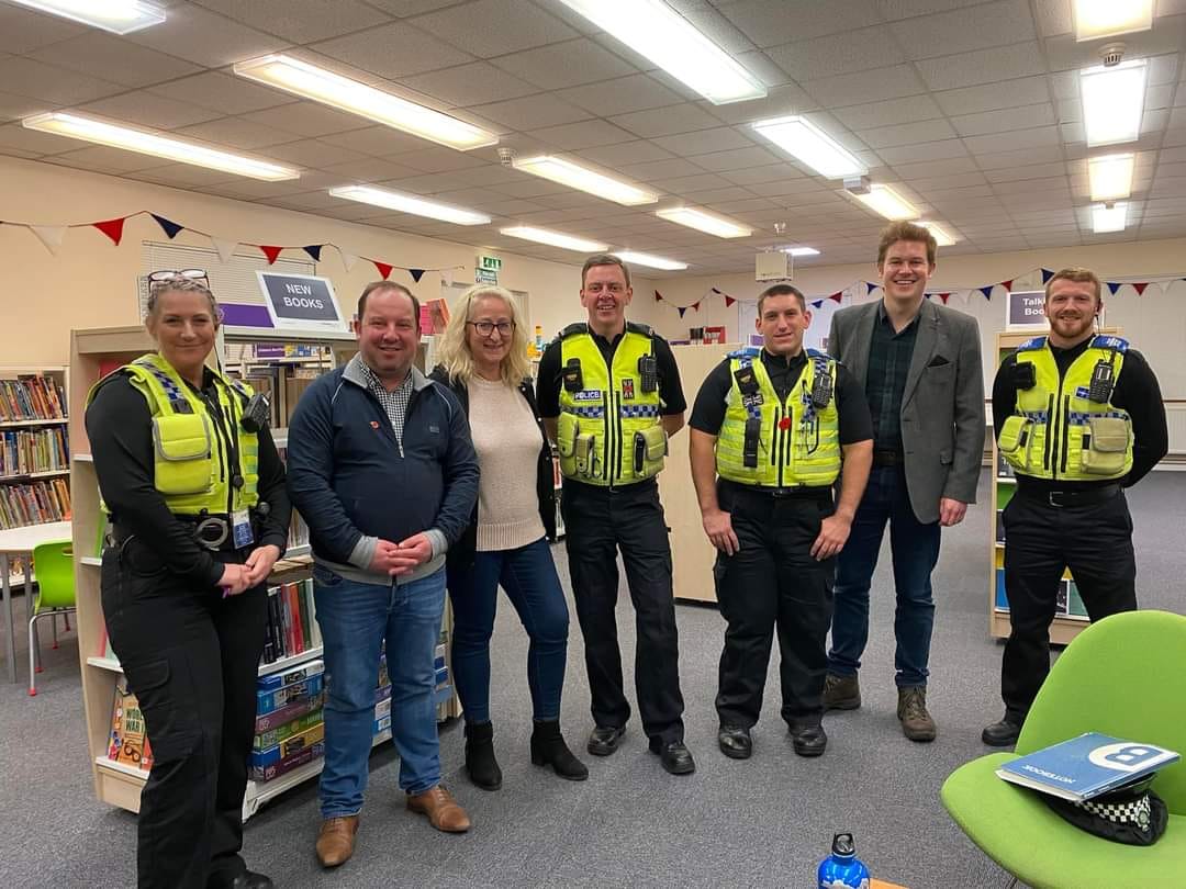 A dodgy looking bunch at the Stanley PACT meeting earlier this evening! Cllrs @matthewmorley7 @LynnMasterman & @JackSHemingway with my very own Batman & Robin, PCSO's Cable & MONKMAN. And a guest appearance by Sgt West. #NPT