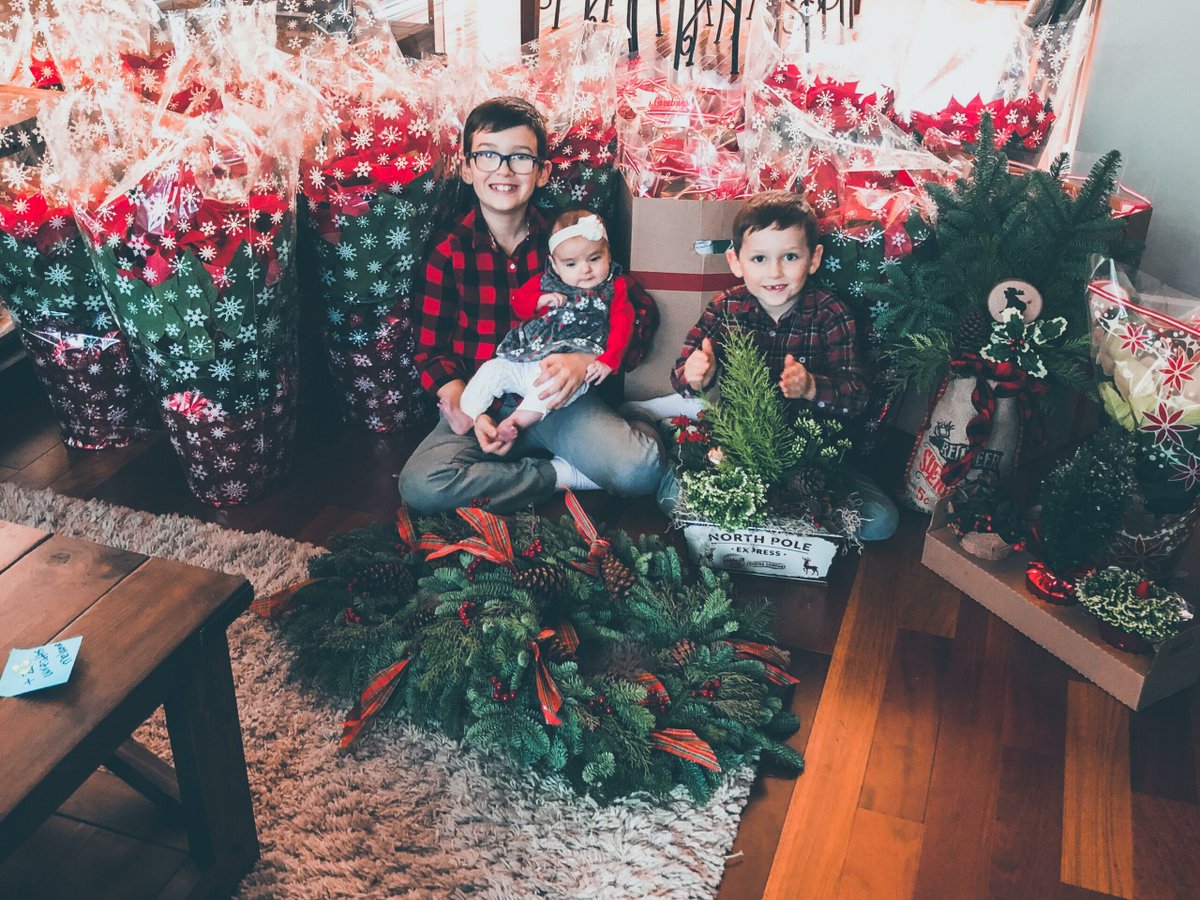 stmn.eics.ab.ca/home/news/post… - …catholic.growingsmilesfundraising.com/home

St. Martin's Catholic School Foundation

We are selling  beautiful Christmas plants to raise money for our programs.

Deadline to Order is Wed Nov 25, 2022  7 pm.