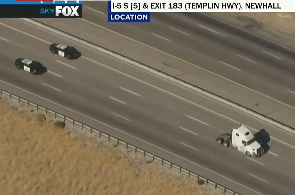LOW-SPEED CHASE! Authorities pursuing stolen big rig near LA Livestream >> breaking911.com/calif-police-c…