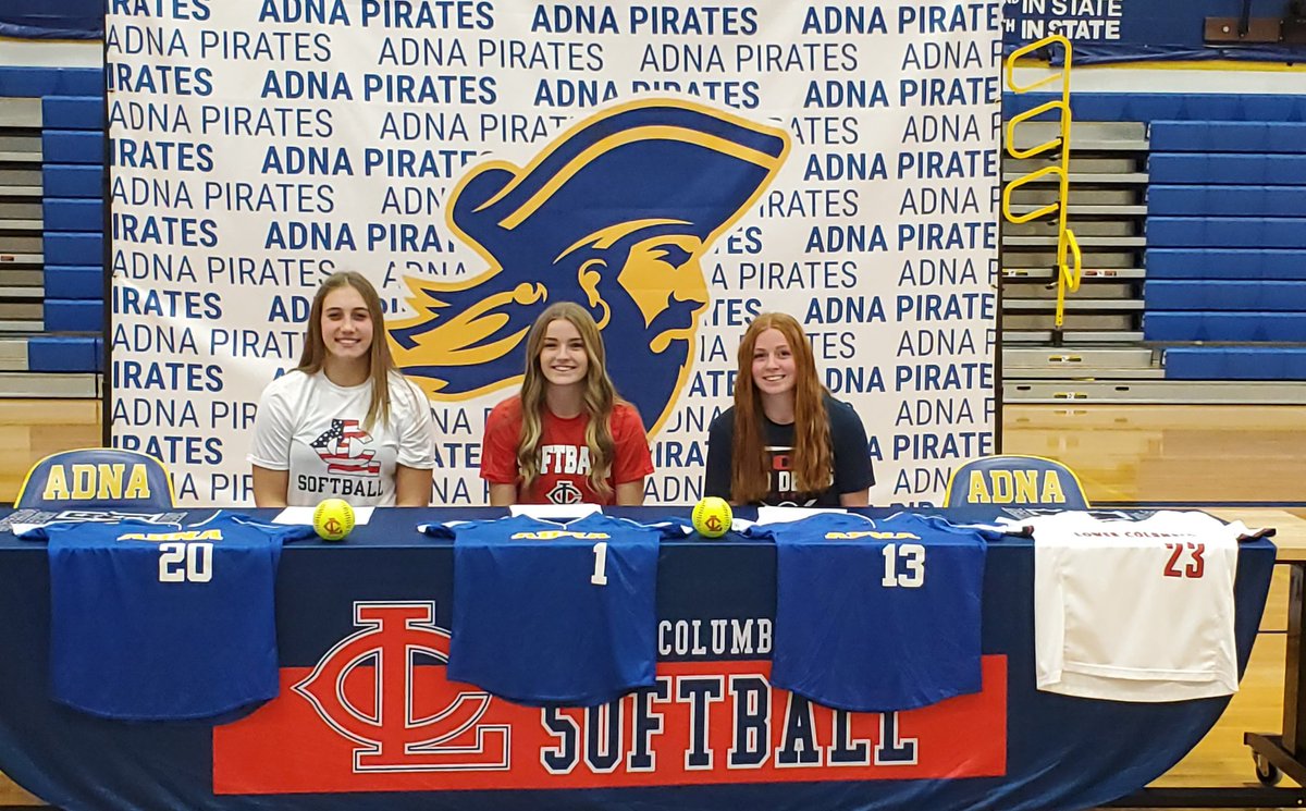 DaveAndrew_LCC's tweet photo. Busy day at Adna HS as Lower Columbia Softball welcomes 2023 signees Karlee Von Moos, Brooklyn Loose and Natalie Loose. All talented in multiple sports and the classroom...all standouts on the softball field. The Central 2B has been good to the Red Devils over the years! https://t.co/Iy9vs3I23F