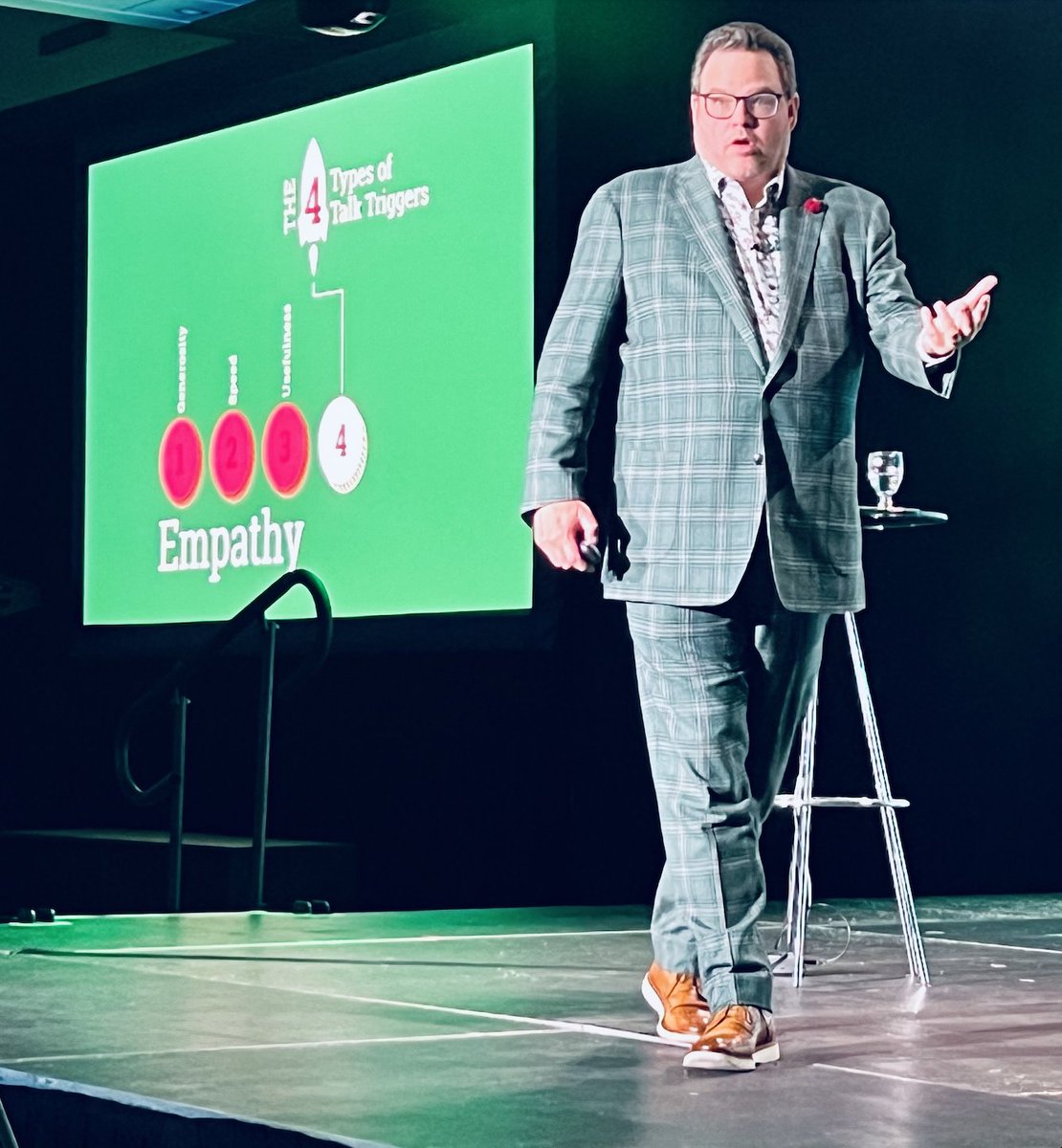 Terrific to be back in Toronto! My first keynote in the North since COVID & I loved it. An absolute honor to work with 100's of @DesjardinsINS agents at this event. They work hard for their clients & the company’s commitment to client service is really impressive!