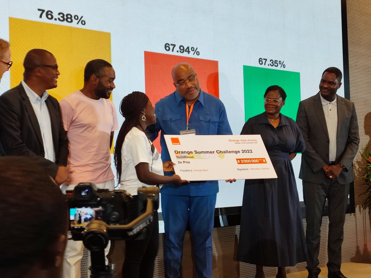 SyllaAbou's tweet image. Classé 2e le projet Ecobyk reçoit un chèque de 2 000 000 frs du #OrangeSummerChallenge2022
#OSC2022 #OperateurDigitalEngagé