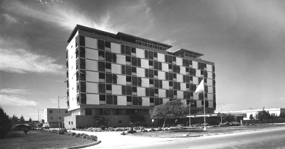 oapaza13's tweet photo. Si te digo que hoy falleció el arquitecto Adolfo Córdova, quizá ni lo conozcas. Pero si te digo que hubo un grupo de arquitectos que permitió que dejáramos de hacer imitaciones de la arquitectura colonial y abrió el paso a la arquitectura moderna peruana, quizá te interese.(1/10) https://t.co/sezqP6qce7
