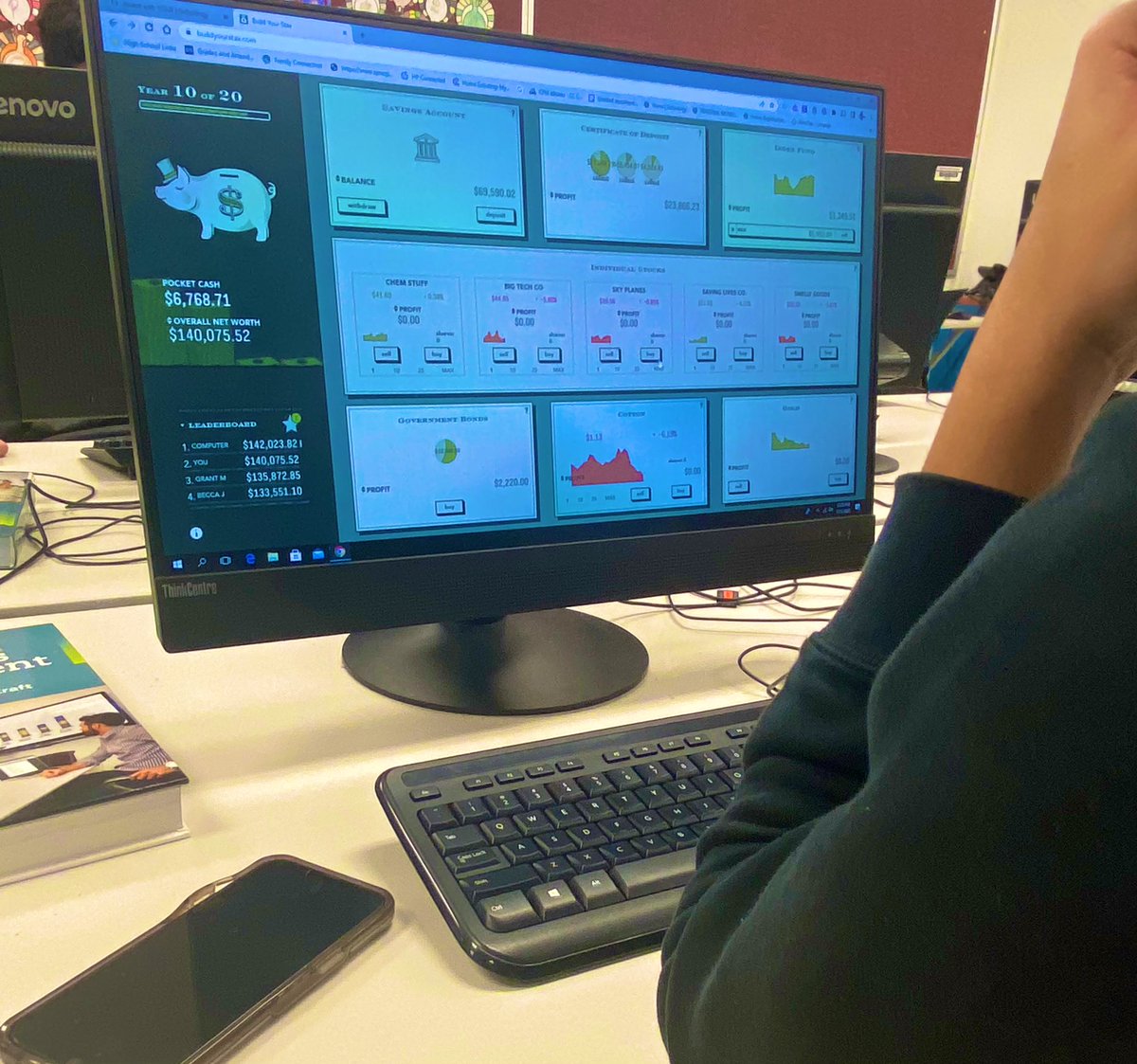 brickdavis_'s tweet photo. 📈Personal Money Management got a taste of investing this week with “Build Your Stax” from @NextGenPF. They could choose between Savings, CDs, Index Funds, Individual Stocks, Gov’t Bonds, Crop Commodities and Gold. Grant won our competition and took home the “bread”! #ALLN 📉 https://t.co/LG12IQ7VuV