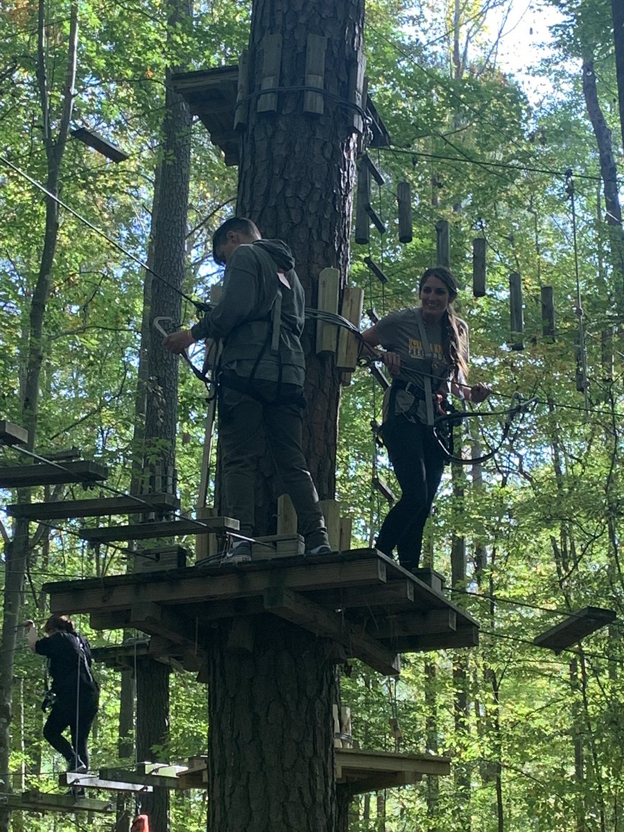 TeachlifeVB's tweet photo. @KellamHigh 9th grade Ss having a blast in the trees. Thanks to our community partner @AdventureParkVB for a great day 😊 https://t.co/lVxE8mhM8A