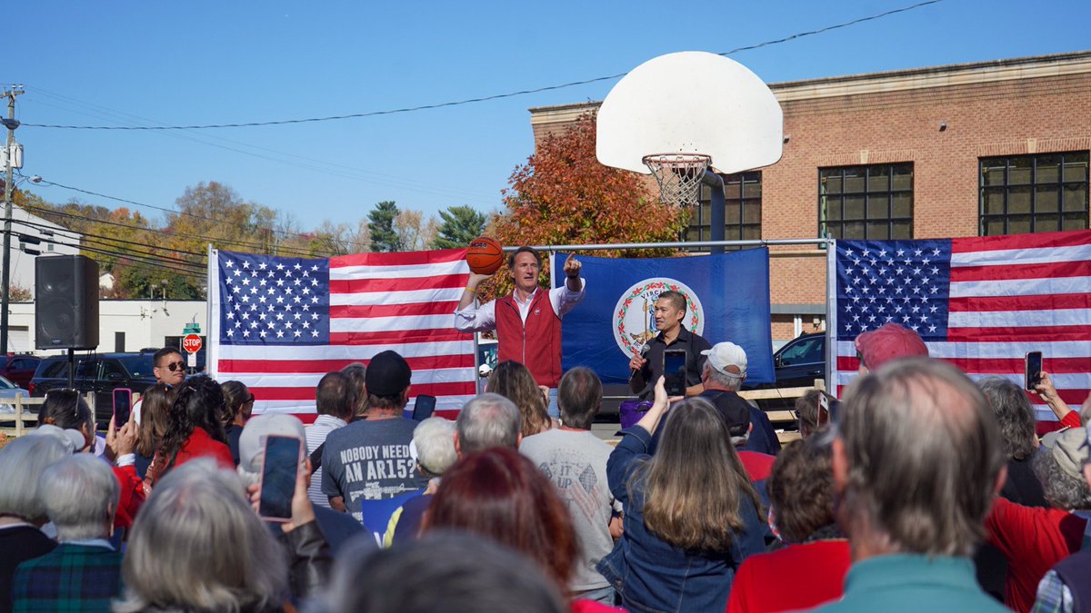 Warrenton, it’s time to get out and vote for @HungCaoCongress to be your next Congressman! Hung is leader, a servant and someone that doesn’t run from a problem. He will help restore American strength in our economy, at our border, in our communities, and on the world stage.