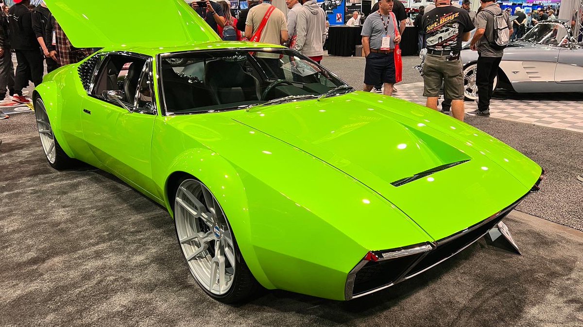 EverydayDriver's tweet photo. Join us today, November 3, 2022 at 6PM PST/9PM EDT for podcast Ep. #750!โจโจWe are live-streaming on our TestDrive YT channel and taking all your non-car questions!
Meanwhile, hereโs some photos from the #SEMAShow of two great-looking Panteras. #kindigitdesign #jmdtubes https://t.co/2p1DjNWR4d