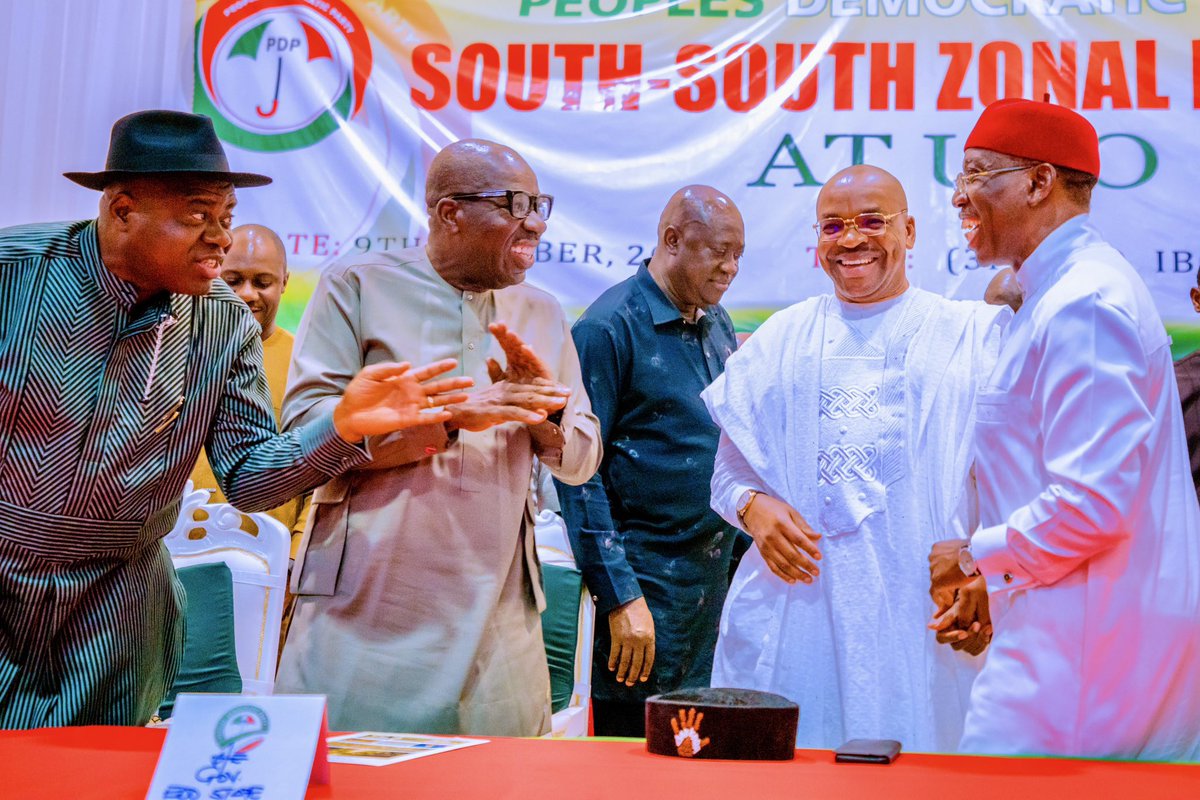 ezek_o's tweet photo. 'Awa lo kan' & 'Renegade Governors' boys are more invested in distracting the PDP campaign than they are at defeating the APC that has destroyed every fabric of governance at the FG level.
Nor be 'Winch' Be That?
Anyway, WE MOVE✊
#LetsGetItRight2023
#MyPVC4Atiku
#AtikuKawai https://t.co/VsHZ0Fkoq1
