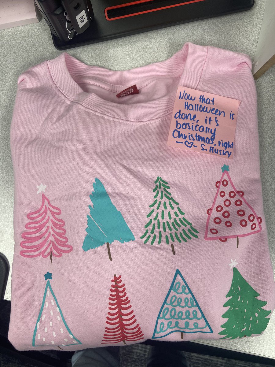 Can I just say how much I love my #SecretHusky? Can’t wait to find out who’s been spoiling me! 🥰 <a href="/HaskettJH/">Haskett Junior High</a> #WeAreHaskett