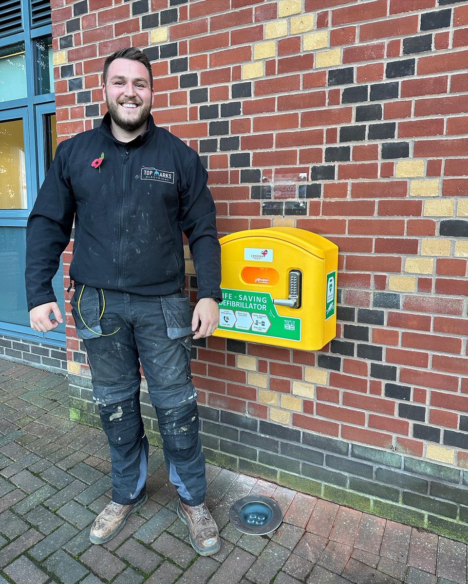 m155moneypenny's tweet photo. 16 &amp; 17 installed &amp; emergency ready! OurJay Foundation is determined that no one else should suffer such a heartbreaking loss,like we’ve experienced in losing our 18 year old son Jamie, in January, to a cardiac arrest. Defibrillators are needed,they save lives!!! #savealife #AED https://t.co/00zSS1c4xD