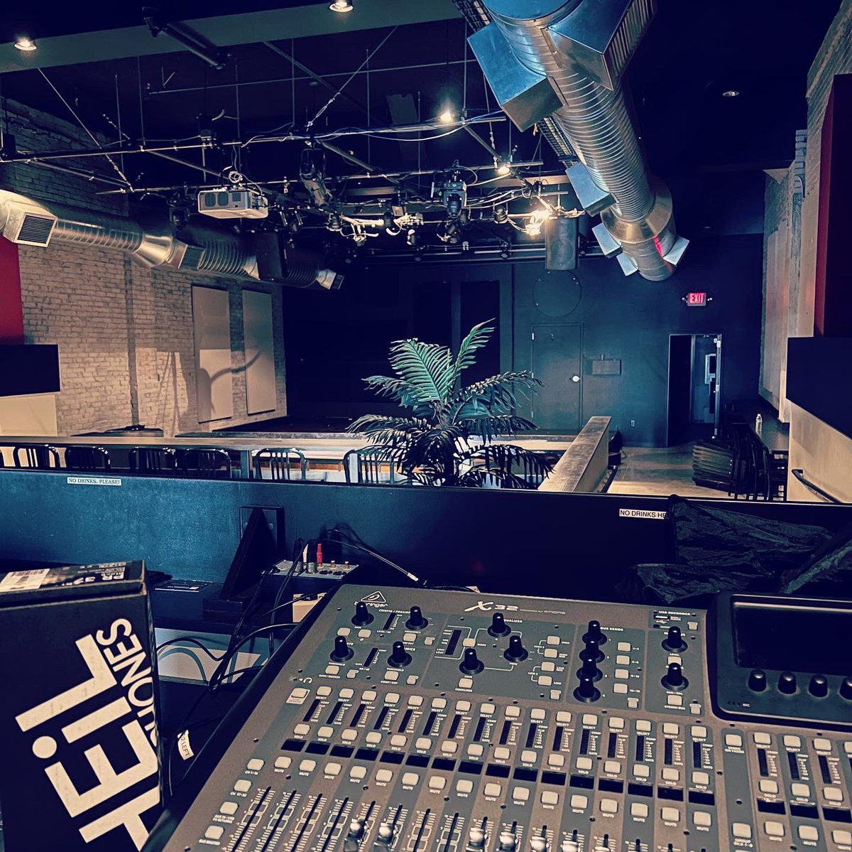 Mid Coast Media (@midcoastmedia) on Twitter photo TONIGHT: we’re kicking off the Mid Coast Comedy Series at #CentralStage! Weekly <a href="/GrandCenter/">Grand Center Arts District</a> #STL comedy with support from <a href="/KranzbergArts/">Kranzberg Arts Foundation</a> and <a href="/JamoPresents/">Jamo Presents</a> <a href="/MetroTix/">MetroTix</a> <a href="/Heilsound/">Heil Sound</a> <a href="/thebotanistgin/">The Botanist Gin</a>
Tix: metrotix.com/events/detail/… TONIGHT: we’re kicking off the Mid Coast Comedy Series at #CentralStage! Weekly <a href="/GrandCenter/">Grand Center Arts District</a> #STL comedy with support from <a href="/KranzbergArts/">Kranzberg Arts Foundation</a> and <a href="/JamoPresents/">Jamo Presents</a> <a href="/MetroTix/">MetroTix</a> <a href="/Heilsound/">Heil Sound</a> <a href="/thebotanistgin/">The Botanist Gin</a>
Tix: metrotix.com/events/detail/…