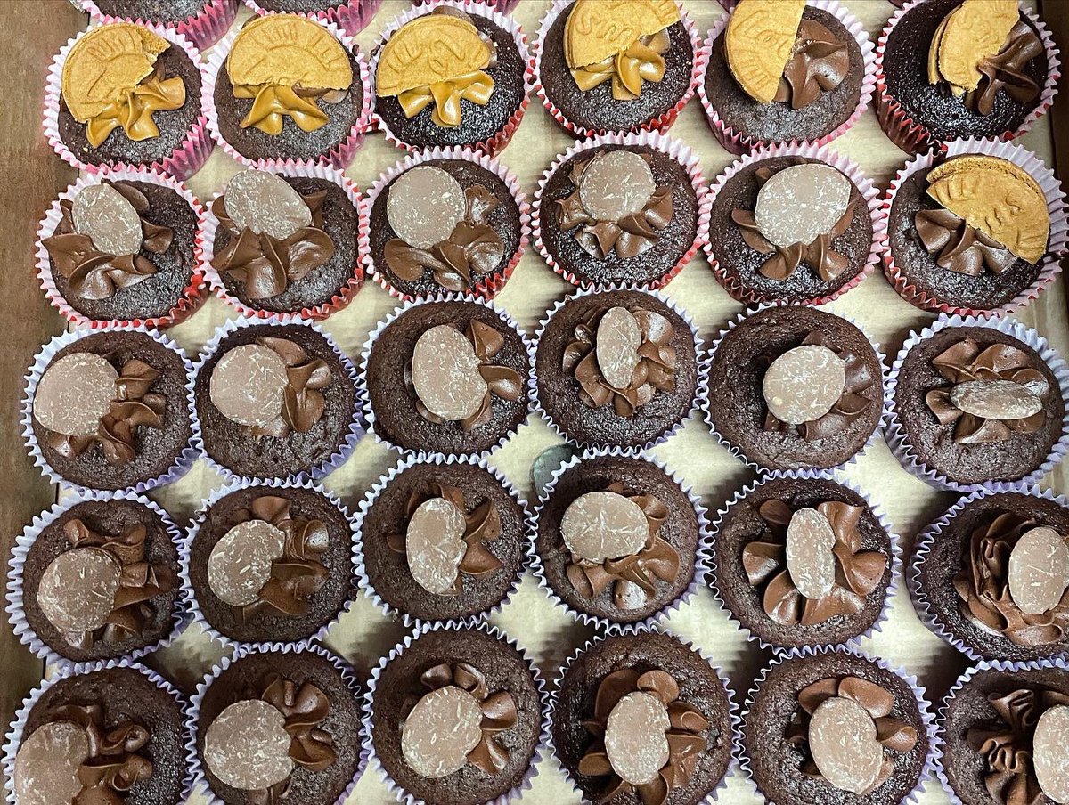 MrsCODonnell's tweet photo. 130 cupcakes, 4 different flavours, ready for Year 5 DT lesson tmw,l. And a cheeky dozen for the staff. #cupcakes #bakinglife #roleofaTA https://t.co/GMFgEPjJ04