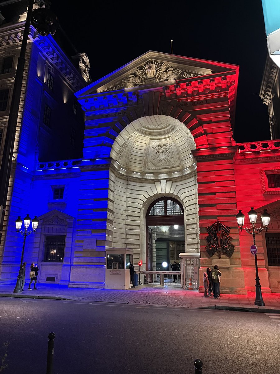 TrinckquelPh's tweet photo. #JeudiPhoto #FinDeService https://t.co/9BySlf3giX