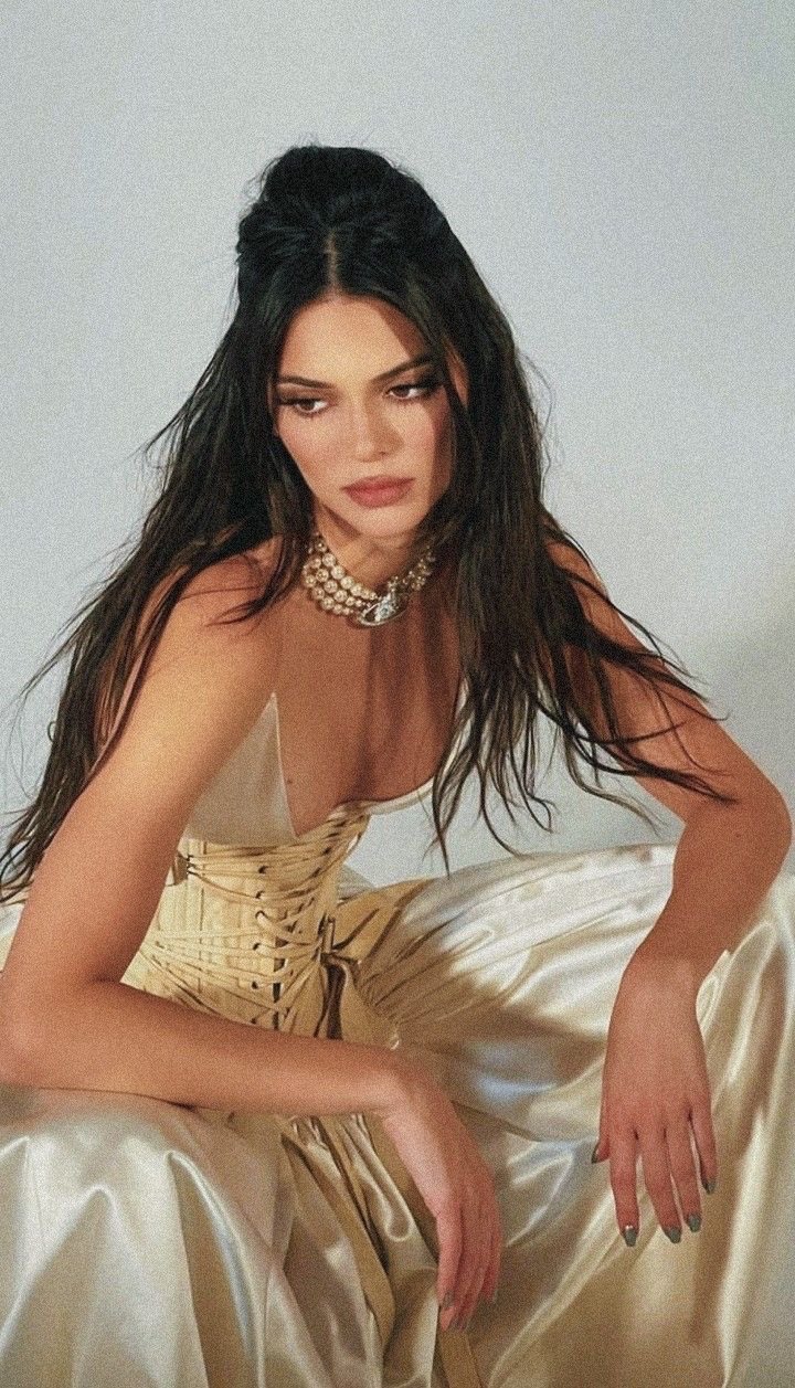 Happy birthday to kendall jenner 