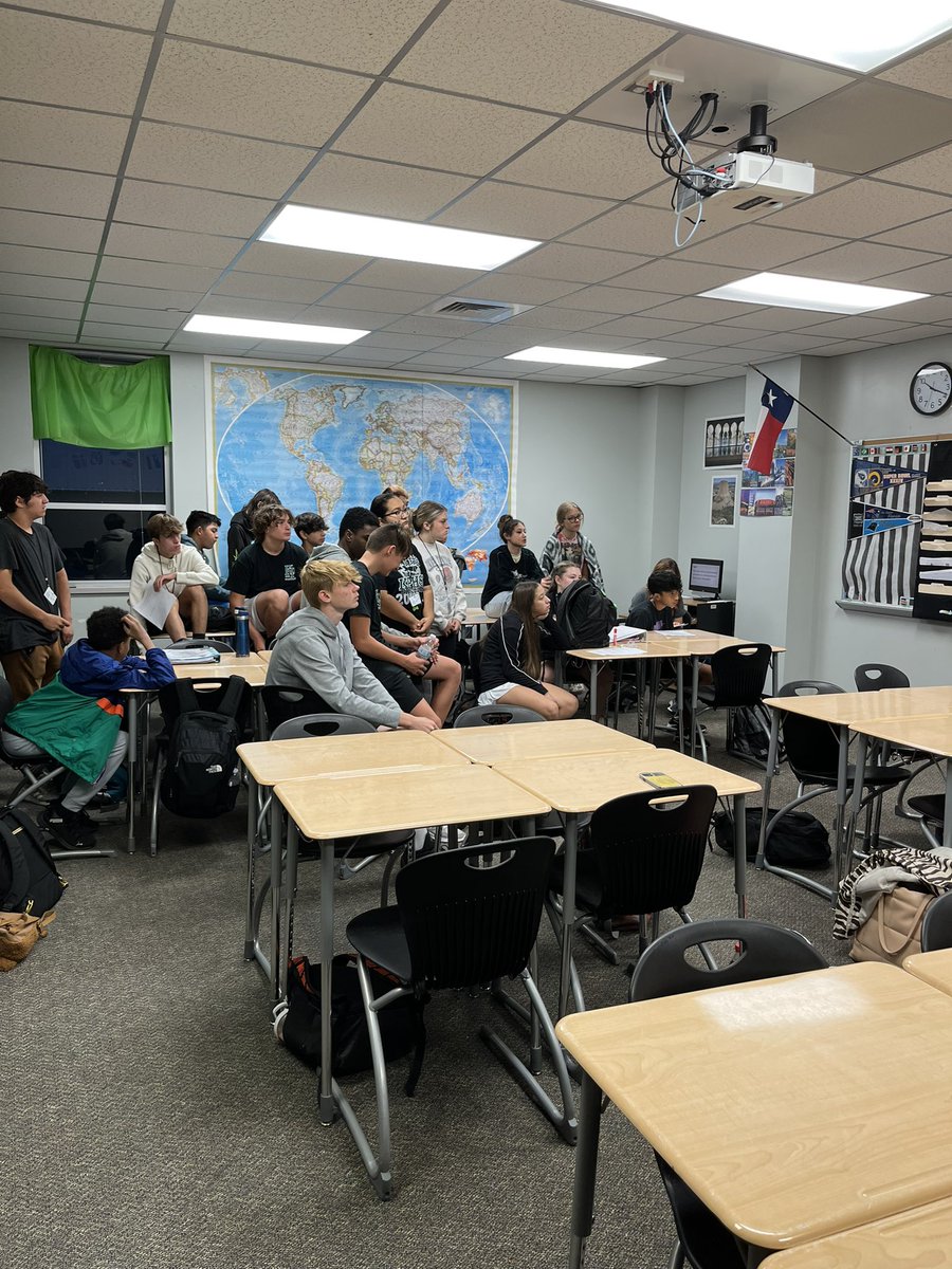 World Geography students demonstrated their understanding of government systems in a debate <a href="/edcoach_justin/">Justin Singleton</a> #doingsocialstudiesdaily