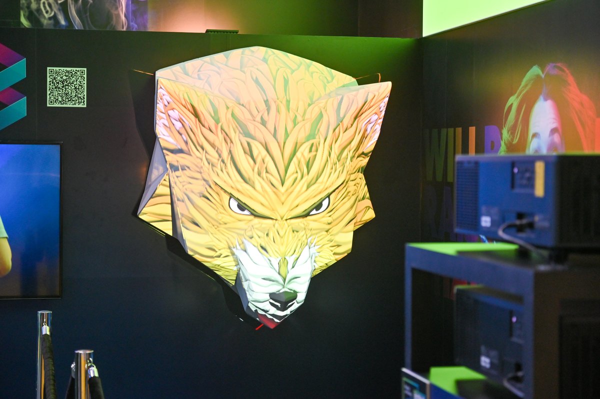 ChristieDigital's tweet image. See how we bring imaginative #projectionmapping displays together with our laser #projection, content management and warping and blending solutions. At #InfoCommSEA, this howl-worthy display uses an HS Series 1DLP projector with built-in Christie Twist. bit.ly/1DLP-HS