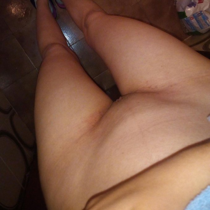 Subscribe to my Pornhub channel <3 https://t.co/QXGYpCaKhc