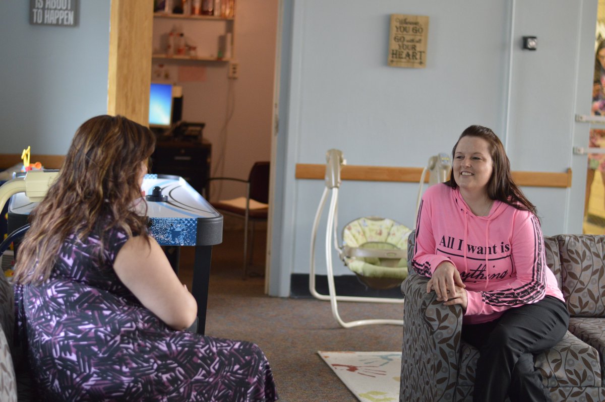 GiveMercyOneDSM's tweet photo. #ICYMI Recently, @VeridianCU awarded MercyOne #HouseofMercy a $5,000 grant which will support House of Mercy's self-sufficiency programming. Through this program, participants learn life-long skills, empowering them to be successful in the workplace or in a school setting. https://t.co/i8zfL55FJn