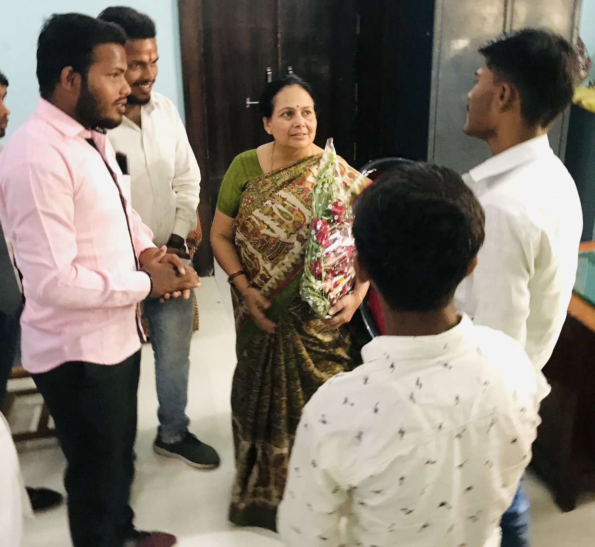 PankajUpdhNSUI's tweet photo. शासकीय ठाकुर रणमत सिंह महाविद्यालय (TRS कॉलेज) की नवनियुक्त प्राचार्या अर्पिता अवस्थी जी से NSUI साथियों के साथ मुलाकात कर नए दायित्व के लिए शुभकामनाएं प्रेषित किया,,
@NSUIMP
#rewansui
#pankajupadhyaynsui https://t.co/pXNZxdqUJR