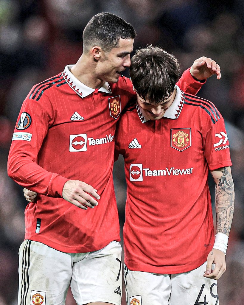 UtdFaithfuls's tweet image. Alejandro Garnacho scores his FIRST goal for Manchester United, and it&apos;s an assist from his idol, Cristiano Ronaldo!!!

Football Heritage.