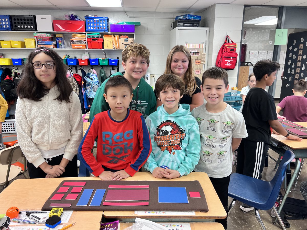 We are the Tweeters of the Day: Anais, Adahan, Evan, Levi, Connor &amp; Ryleigh. Yesterday, Ms. Debbie from the Raupp Museum, taught us how to make a good presentation &amp; organize it well. This picture shows us practicing how to plan a tri-fold board.@21learns <a href="/21longfellow/">CCSD21 Longfellow</a> <a href="/bg_parks/">@bg_parks</a>