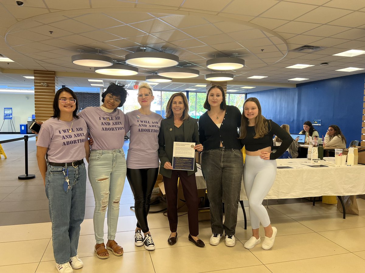 Rachel Sawicki tweet media