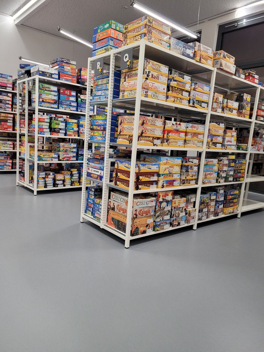 Ich war gerade in einer Bibliothek für Gesellschaftsspiele <3