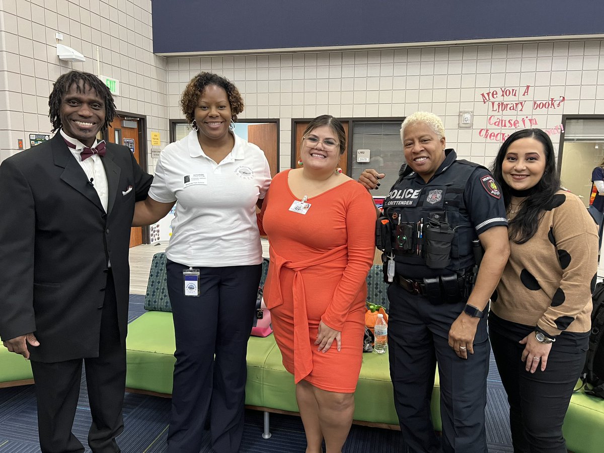 HISDPDCORE's tweet image. Young ladies expo at Westside High School. @HISDPolice @HISDPDChief @HoustonISD @WestsideHigh