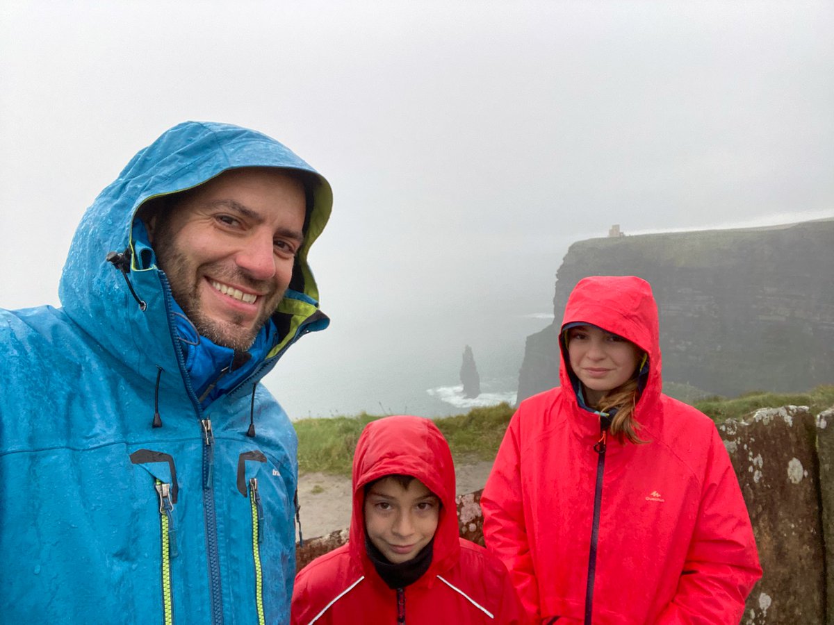 _Ivan_Ramirez's tweet image. Finally managed to see #MoherCliffs , and also lovely weather 🤣
Pity I wasn’t able to come during #seabird breeding. Need to come back with ☀️! #ireland
