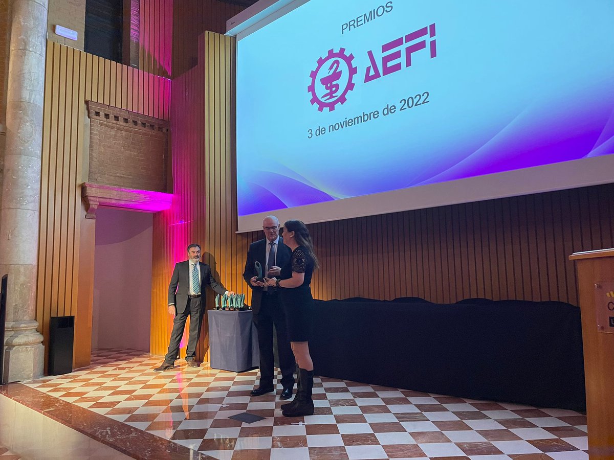 AEFI_es's tweet photo. Recoge el premio en representación de Menarini @menarini_es Felipe Martos Martínez, Regional Training Manager para España y LATAM

#IIIEdicionPremiosAEFI https://t.co/mT2k7JzxBv