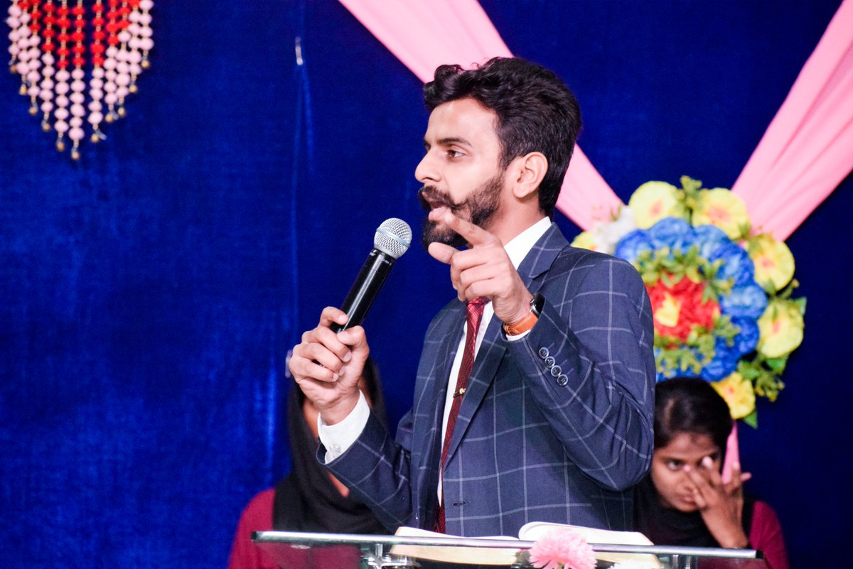 pastorkanchan's tweet photo. The Doors that have been closed, the locks that have been placed on your blessings, I break the lock with the hammer of the Holy Spirit.
#KMM #EndTimes #ThursdayLiveService #ApostleAbhishekMittal #PastorAshishMittal #Revelation #power #Liberty #breakthrough https://t.co/E5Vh77q7SO