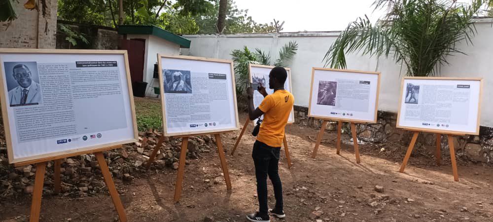 🇨🇫Exposition &amp; Débat sur les ethnies et leur instrumentalisation dans les conflits avec la participation du Pr. Bernard Simiti. Ce projet a été initié par l’ONG URU et mis en œuvre par la <a href="/MaisonMemoire/">Maison de la Mémoire Centrafrique</a> avec le soutien financier de URU,du NED et du Département d’Etat Américain.