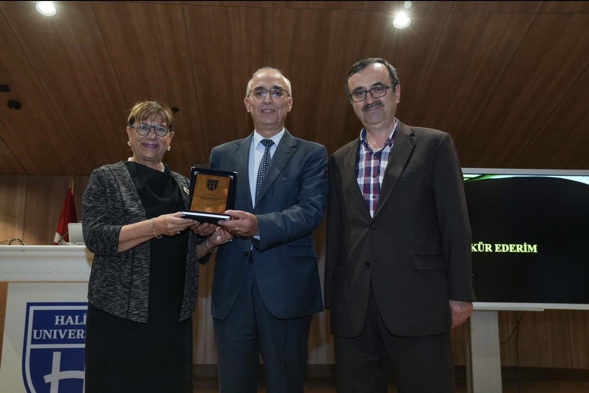 TDK_govtr's tweet photo. 📌Prof. Dr. Gürer GÜLSEVİN, 3 Kasım 2022 tarihinde “Türkçe Nedir, Ne Türkçedir?” başlıklı konferansı ile Haliç Üniversitesinin konuğu oldu.

🔗https://t.co/1vSLJUfFKS

@universitehalic @GulsevinGurer @ZaferUtlu https://t.co/sdNN5ut3e5