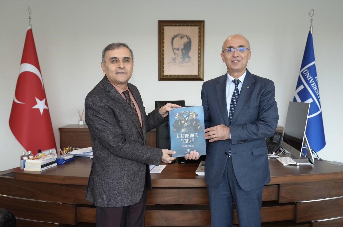 TDK_govtr's tweet photo. 📌Prof. Dr. Gürer GÜLSEVİN, 3 Kasım 2022 tarihinde “Türkçe Nedir, Ne Türkçedir?” başlıklı konferansı ile Haliç Üniversitesinin konuğu oldu.

🔗https://t.co/1vSLJUfFKS

@universitehalic @GulsevinGurer @ZaferUtlu https://t.co/sdNN5ut3e5